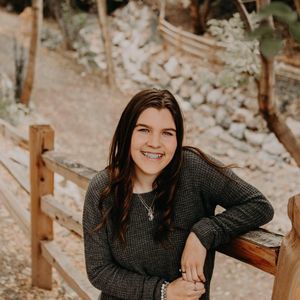 Meet your Posher, Emily